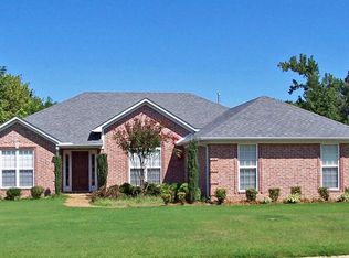 57 Station Oaks Dr, Jackson, TN 38305