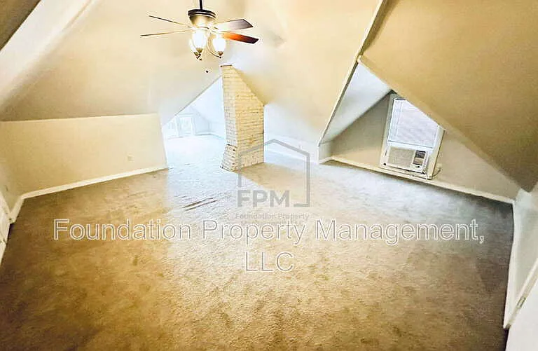 2106 Court Ave — Photo 10