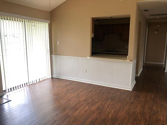 4th image of 16 Shady Brook Cir