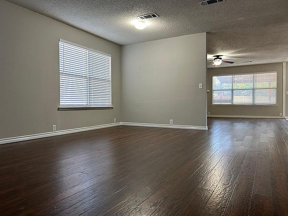 3rd image of 2404 Texoma Dr