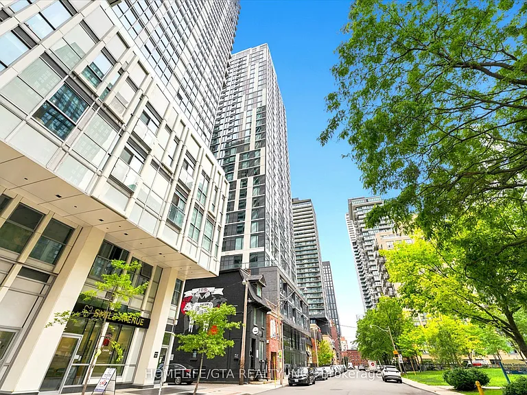 65 Mutual St #309 — Photo 1