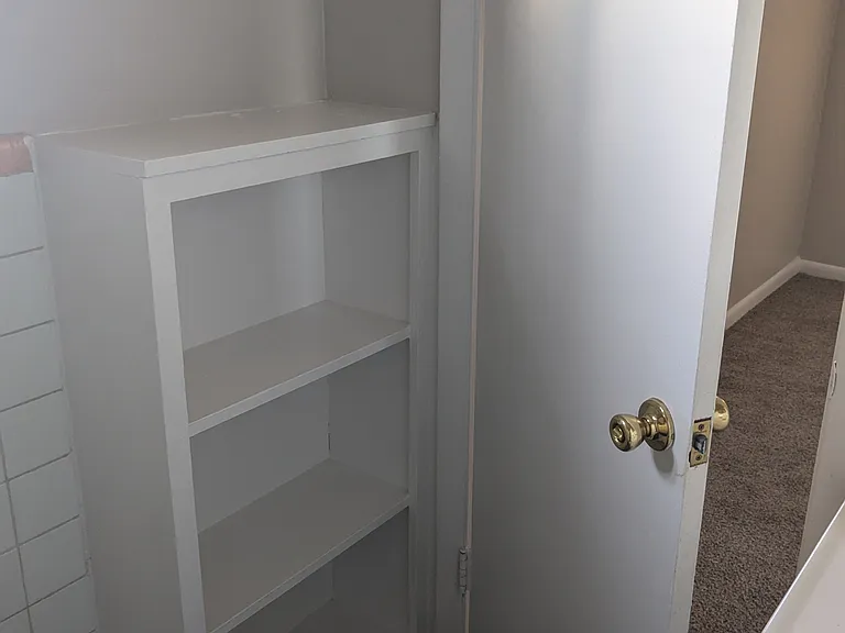 1 Bedroom - Bathroom