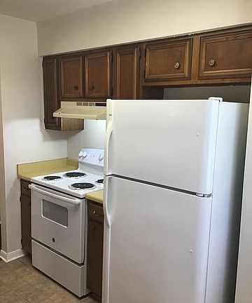3rd image of 4914 Teasdale Dr