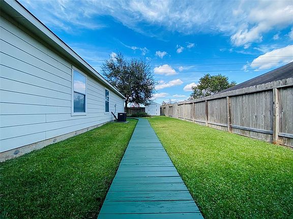 4th image of 24638 Lakecrest Village Dr