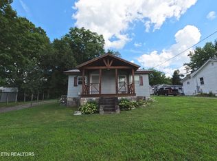 9 Sharp Rd, Athens, TN 37303