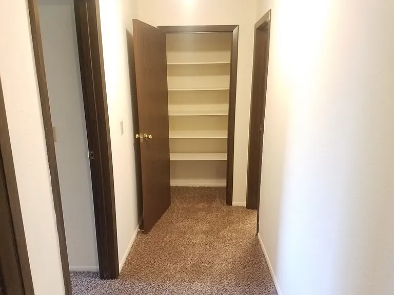 Kimberly Club Apartments — Photo 130