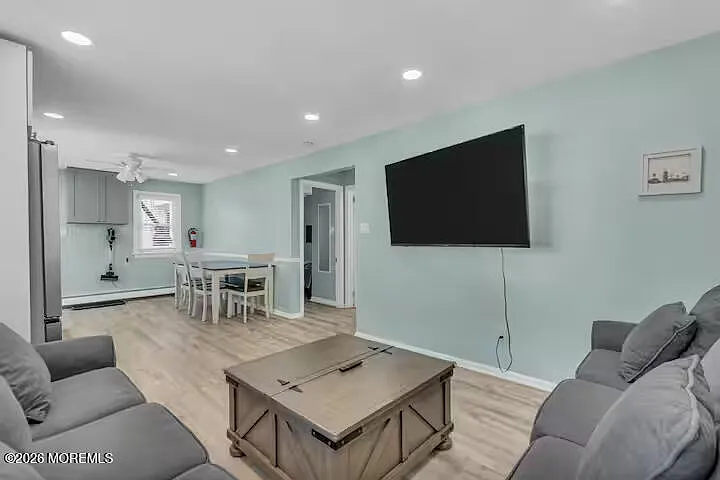 2 bed, 851 sqft, $1,550 — Photo 4