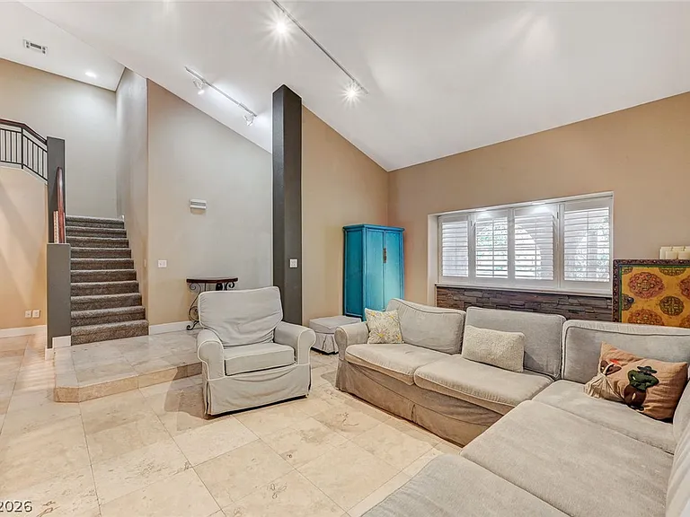 3880 Leisure Ln — Photo 3