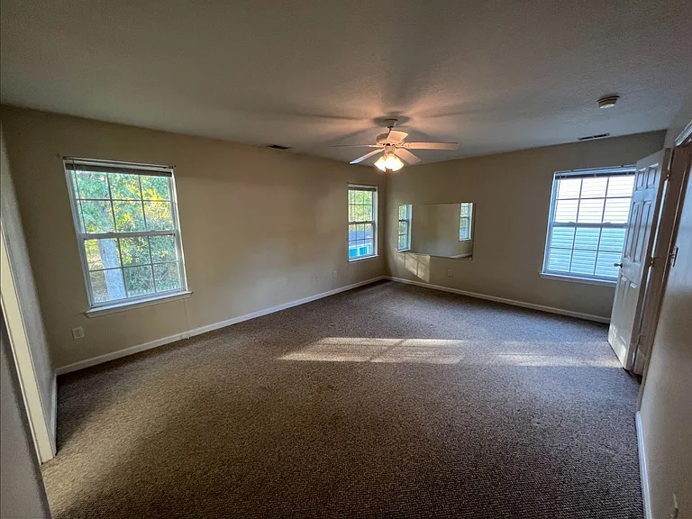 433 Garcia Dr — Photo 18