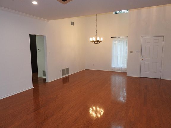 5th image of 11207 Crossland Dr