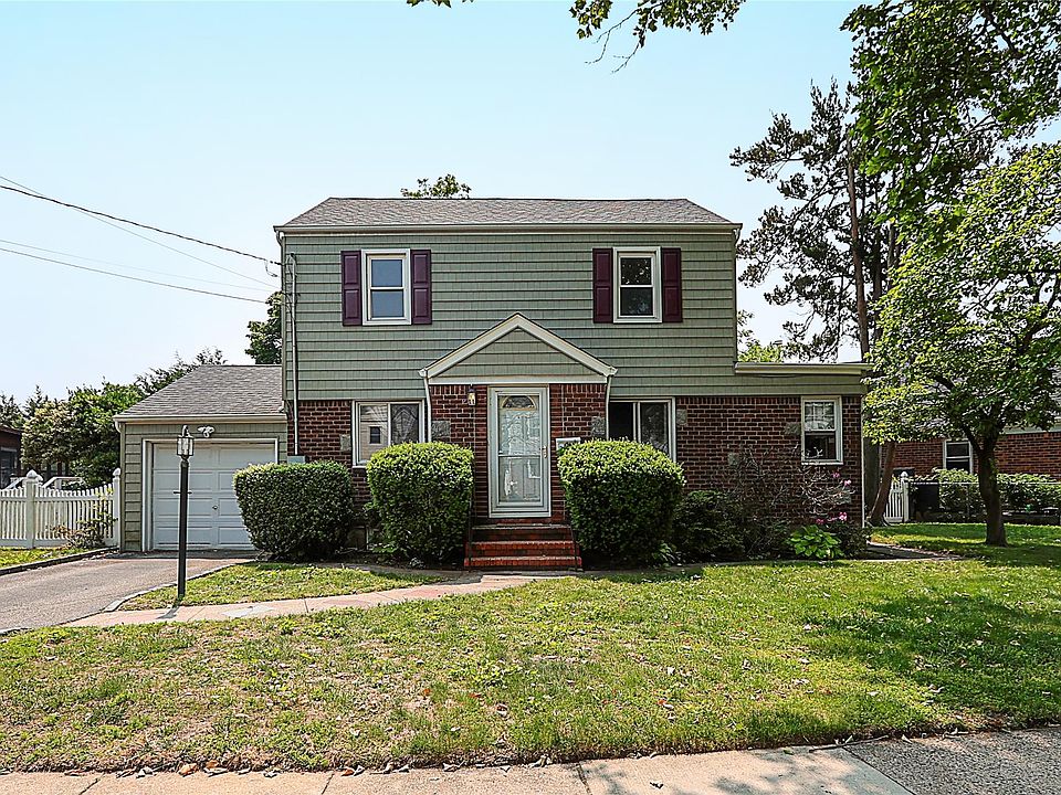 1st image of 99 Roosevelt Court