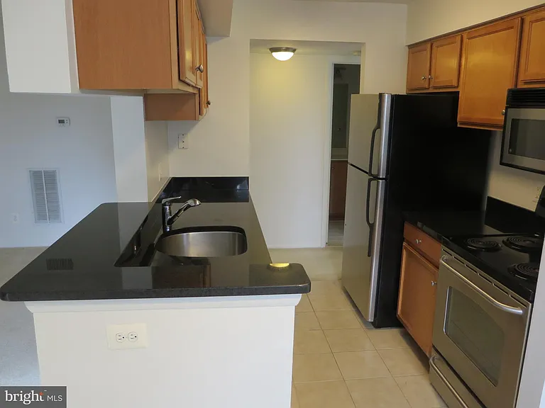 1712 Abercromby Ct #F — Photo 4