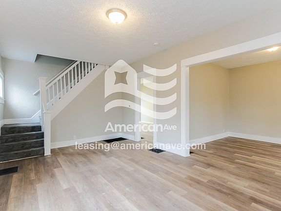 528628_003_wm_-_living_room_13537249.jpg