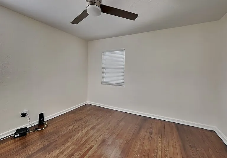 270 W Pineloch Ave #A — Photo 17