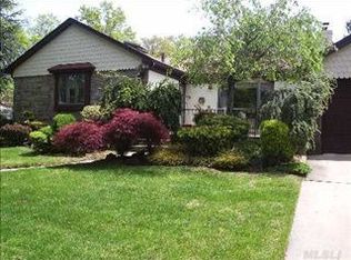 1650 Putney Rd, Valley Stream, NY 11580