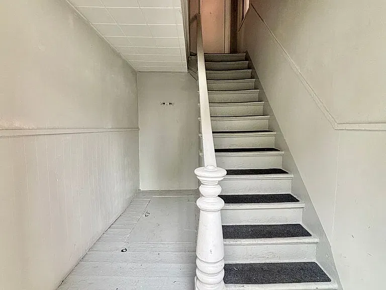 39 Parkway — Photo 2
