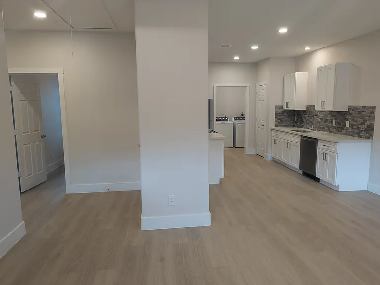 416 Lake St #102 — Photo 2