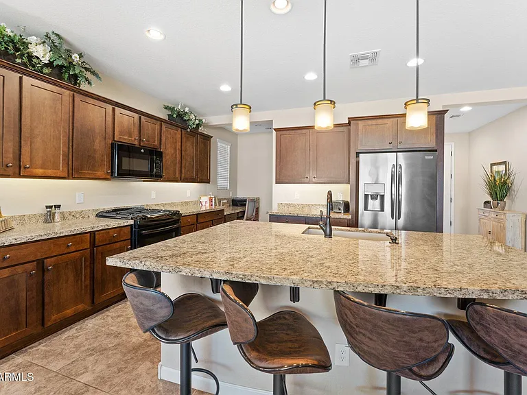 3913 Gold Ridge Rd — Photo 6