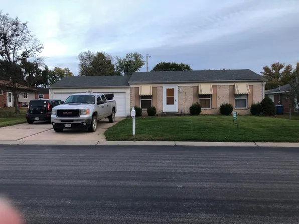 2310 Golfway Dr, Saint Charles, MO 63301