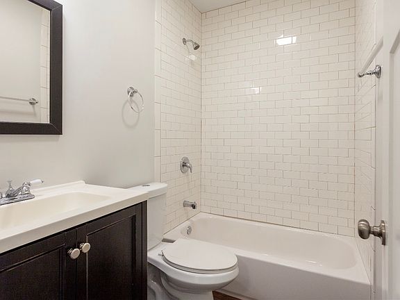 4th image of 4317 W Irving Park Rd #2B