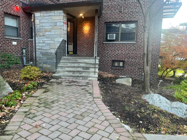 500 Linwood Drive image 1 of 10