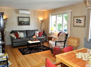 20 Sims St, Patchogue, NY 11772