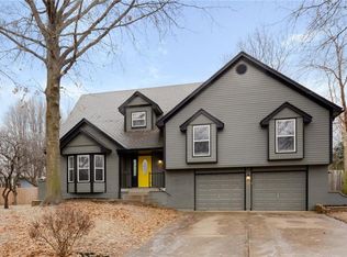 709 SE Basil Ct, Lees Summit, MO 64063