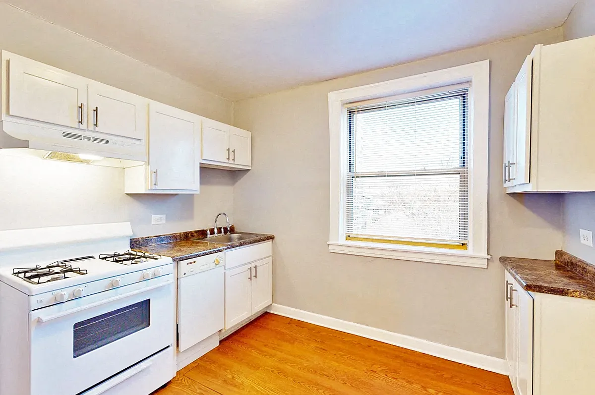 1530-1532 N. Austin Blvd. — Photo 3