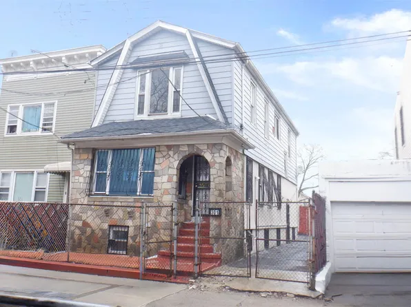 301 E 40th Street, Brooklyn, NY 11203