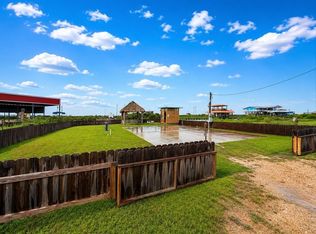 1123 Mabry St, Gilchrist, TX 77617