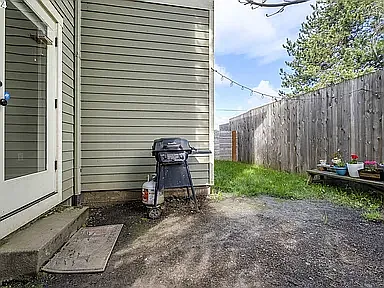 10036 N Midway Ave — Photo 4