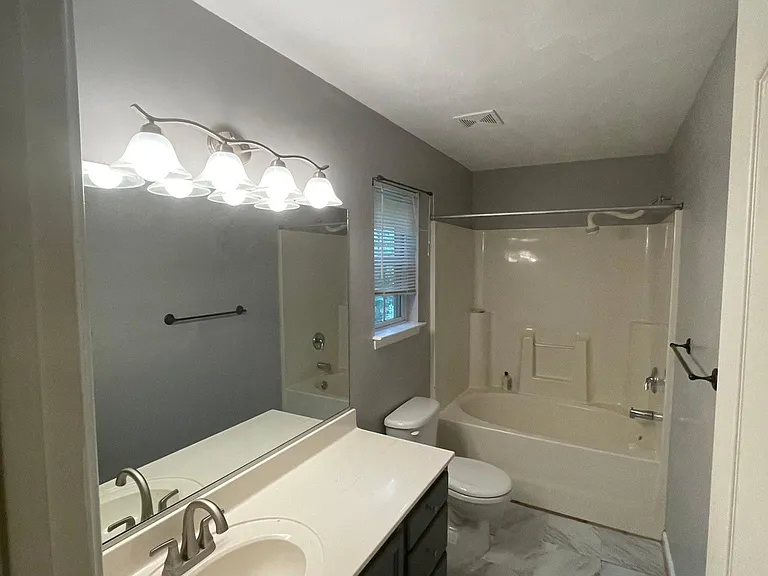 109 N Gum Ave — Photo 11