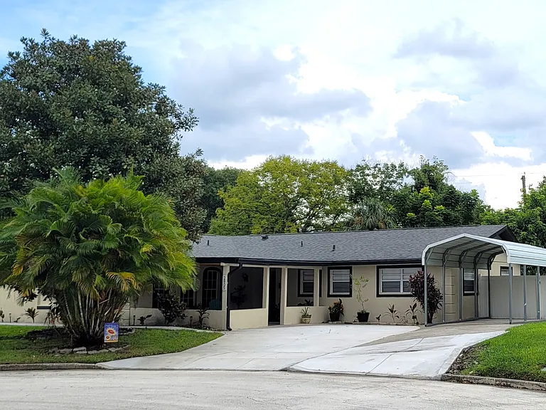 2805 Gulfstream Ct — Photo 1