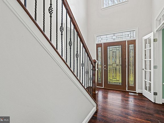 5th image of 1011 S Creek View Ct