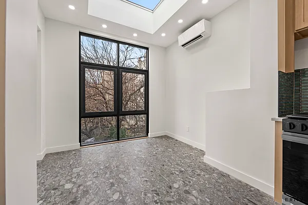 Rented by ERNY LLC | media 5