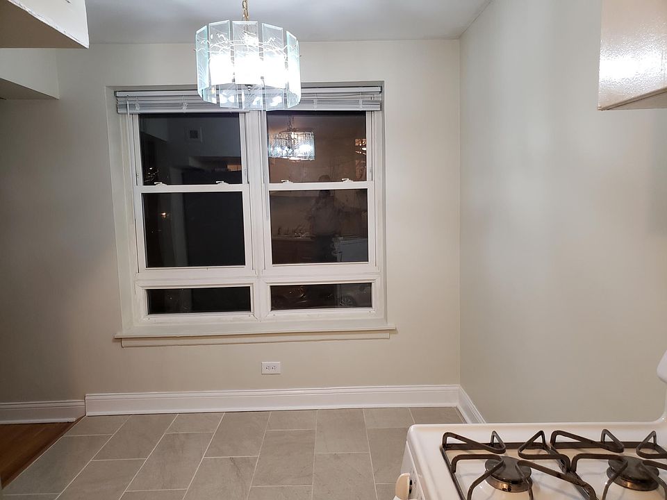 1st image of 5335 N California Ave APT 2