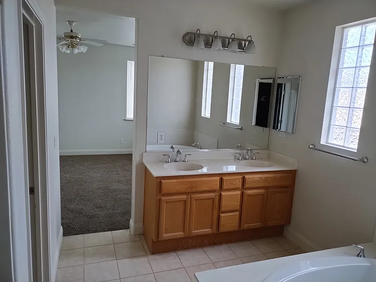 2533 Balmy Ct — Photo 9