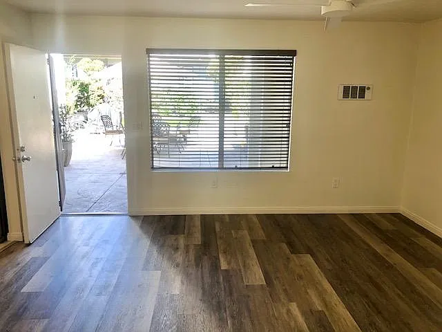 2 bed, 850 sqft, $3,395 — Photo 3