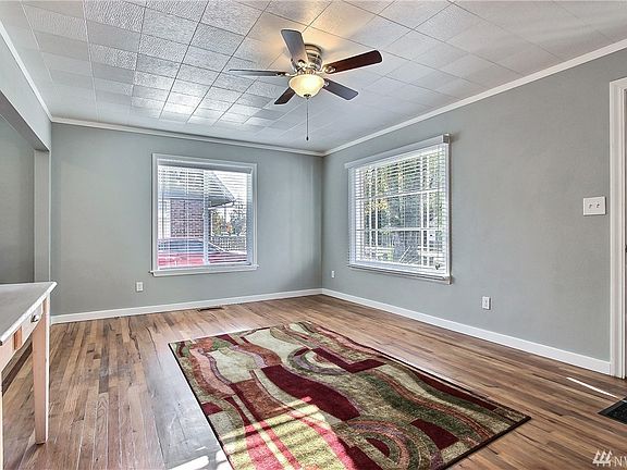 3rd image of 2319 Mountain View Ave W