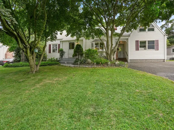 258 Woodridge Avenue, Fairfield, CT 06825