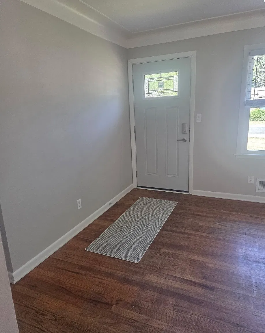 3 bed, 1028 sqft, $1,800 — Photo 3