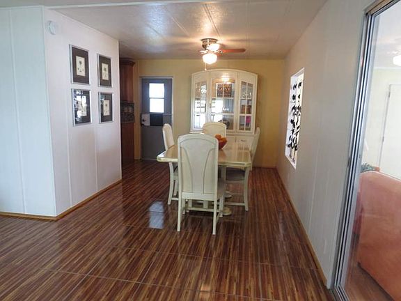 3rd image of 776 Poinsettia St