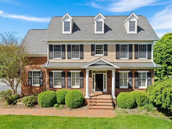 2213 Birch Leaf Ln, Blacksburg, VA 24060