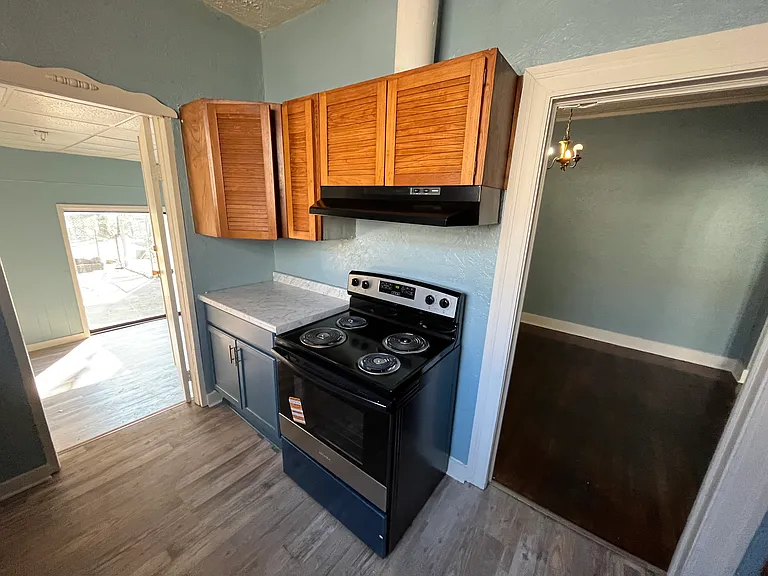 345 E Ridgeway St — Photo 8