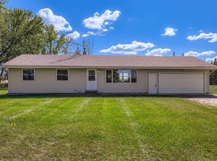 460 County Road 5 NW, Isanti, MN 55040