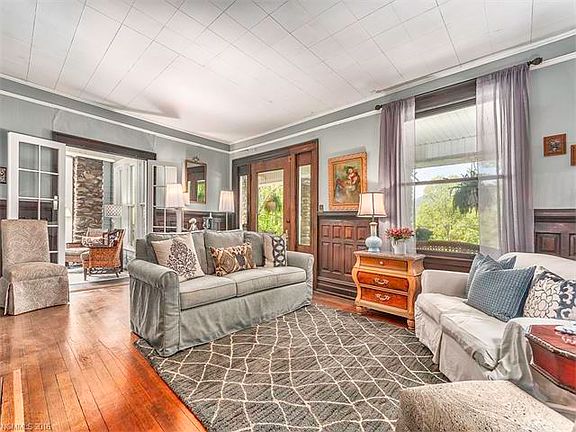 4th image of 189 Woolsey Hts