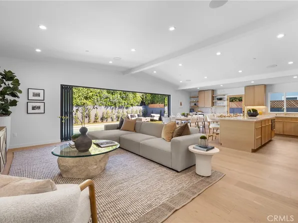 5900 Ostrom Ave, Encino, CA 91316