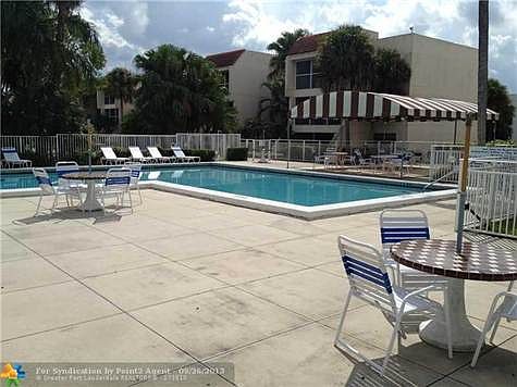 3rd image of 120 Lakeview Dr APT 112