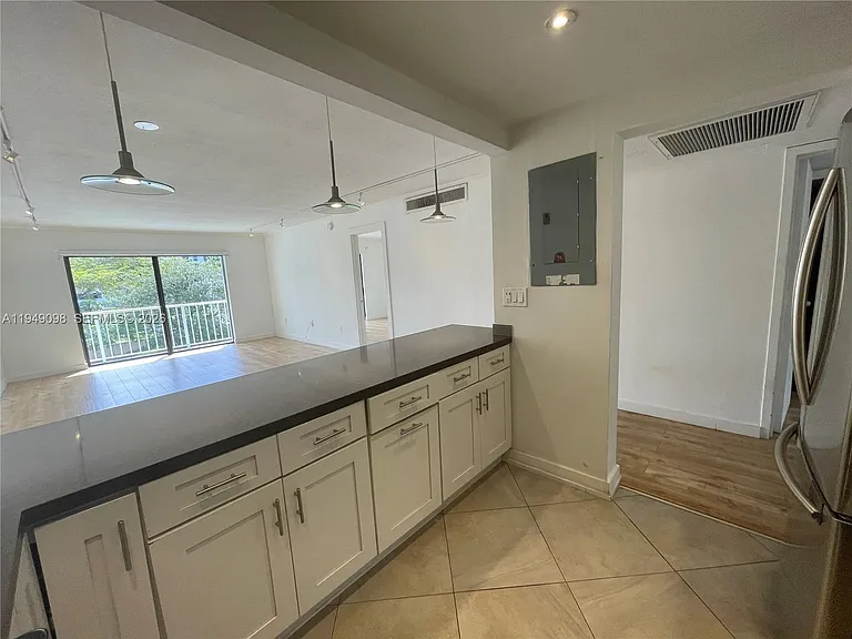 1650 NE 115th St #311 — Photo 4