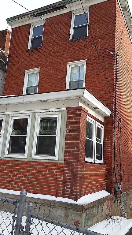 1590 Lincoln Ave photo 1